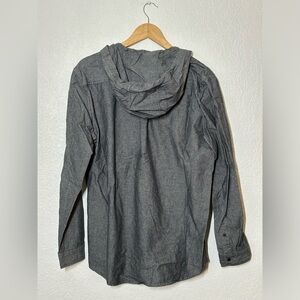 Frank and Oak long shelves men’s button down